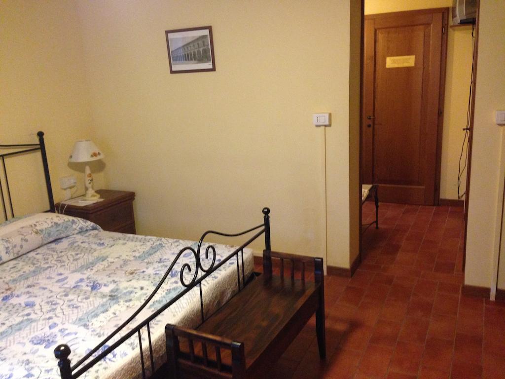 Agriturismo La Marletta Имола Номер фото